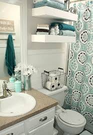 Our favorite small baths that live large. Quick And Easy Small Bathroom Decorating Tips Diy Room Ideas Diy Small Apartment College Apartment Decor Small Apartment Bathroom