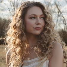 Sunday Sounds in the Square with Ashtyn Barbaree