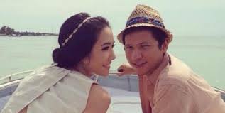 15 Foto Couple Di Medsos Ini Romantis Dan Nggak Norak Bisa Sih Ditiru Asal Ada Yang Diajak Foto