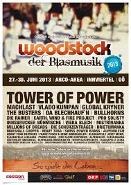 Gesamtspiel beim woodstock der blasmusik mit 16.000 musikanten was anno 2011 als idyllisches musikantentreffen begann Woodstock Der Blasmusik 29 06 2013 Festival Gelande