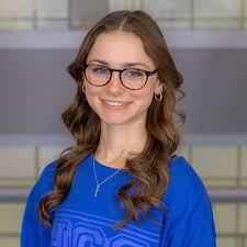 Check out the September 24th, 2025 edition of the Villanovan to read about  our very own alum, Jennifer Banzhof '02 and her success in orthopedic  surgery! Link to article in bio! #gocats 😺💪✌️🏑