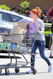 On the street of ventura boulevard and street number is 11828. Ariel Winter Shops For Some Groceries Flowers And Pack Of Beers At Gelson S In Studio City California 080519 4