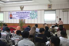 Dapatkan penawaran yang menarik dari kami. Faculty Of Engineering Conducted The Occupational Safety Health K3 Training Universitas Widyatama