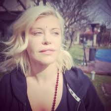 Loredana groza a postat pe o retea de socializare o poza in care apare complet nemachiata! Cat De DiferitÄƒ Este Loredana Groza FÄƒrÄƒ Machiaj Nici N Ai Zice CÄƒ E Ea Spynews Ro