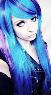 Secondly, trim your edges gradually, with shorter layers towards your eyes and longer layers as you go down. Mes Photos Profil Scene Hair Emo Hair Emo Hair Color