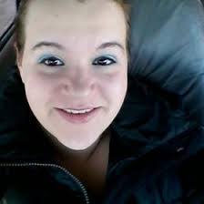 Holly Samuelson's Instagram, Twitter & Facebook