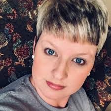 Jana Davidson's Instagram, Twitter & Facebook