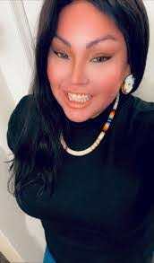 Ivis Wright's Instagram, Twitter & Facebook