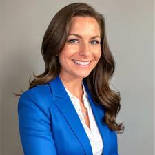 I'm incredibly excited to share my promotion to Director, Deal Desk  Americas at Braze! It's been an amazing 3 years and 9 months with the best  manager in the biz (Katie Zinman),