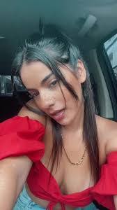 Jenny Quiroz's Instagram, Twitter & Facebook