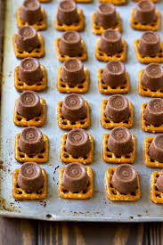 Salted pretzel chocolate chip cookie snickers bars. Rolo Pretzels Recipe Chocolate Pretzels Caramel Pretzels Holiday Candy Christmas Baking Dessert C Rolo Pretzels Pretzel Bites Recipes Pretzels Recipe