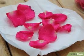 Comment Faire Secher Des Petales De Rose Dried Rose Petals Real Rose Petals Rose Petal Jam