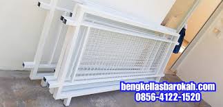 Pagar besi minimalis secara garis besar pagar memiliki dua fungsi utama dalam eksterior rumah anda yaitu fungsi keamanan dan dekorasi. Pagar Minimalis Kombinasi Kawat Wiremesh Semarang 550 Ribu Meter