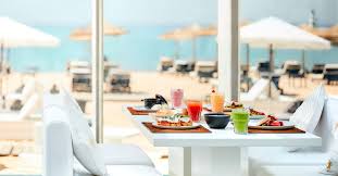 El paso (/ ɛ l ˈ p æ s oʊ /; Restaurants And Bars At Tivoli Marina Vilamoura Algarve Resort