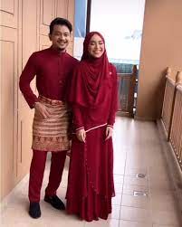 Selain itu, warna ini juga bersifat universal yang artinya bisa digunakan. Sape Baju Raya Tema Warna Maroon Koleksi Baju Akak