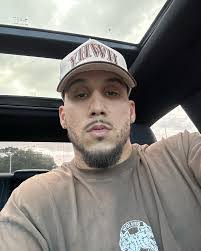 Jeffrey Suarez's Instagram, Twitter & Facebook