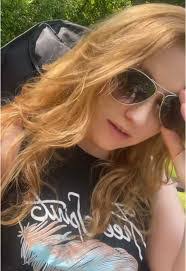 Desiree Greenfield's Instagram, Twitter & Facebook