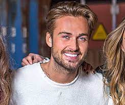 Al vanaf jongs af aan wordt het entertainen dave roelvink met de paplepel ingegoten. Dave Roelvink Baalt Van Heksenjacht Door Geenstijl