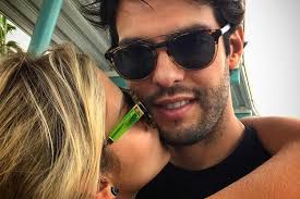 Kaká e carol dias deram as boas vindas à esther, primeira filha do casal. Kaka Fala Sobre Seu Namoro Com Carol Dias