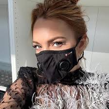 We watched the may 6 episode of the masked singer and know the name of the kitty: Lindsay Lohan Confirms She Will Return For The Masked Singer Next Year Aktuelle Boulevard Nachrichten Und Fotogalerien Zu Stars Sternchen