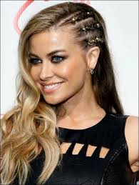 Does anyone know if the ladies who do the hair braiding only come out if a  night? Or are they there during the day too? Also can anyone advise where  the steps