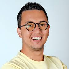 Sarreguemines : Lisa Dann présente sa chanson ''Be Strong'' contre le  harcèlement scolaire aux écoliers