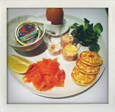 Assiette Nordique œuf Bio 10gr De Caviar Kaspia Trio De Tarama Kaspia Au Saumon Fume Assiette Nordique Saumon