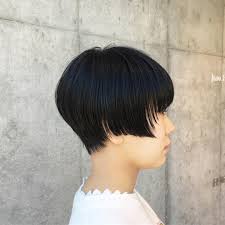 他とは違う ショート ボブつくります 表参道さんはinstagramを利用しています ソフトテクノ サイトのぶつ切りラインがインパクト 襟足は 刈り上げないけどソフトにタイトにつくる 後頭部を少し高めに作って攻撃的に ナマイキヘア で全スタイル見れます