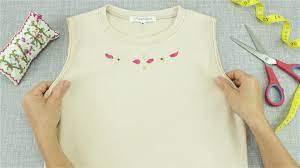What is crop top t shirt? 3 Easy Ways To Cut A Shirt Into A Crop Top Wikihow