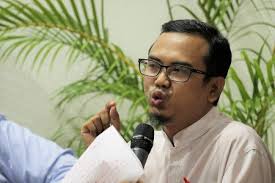 Wan ji wan husin is a former committee member of selangor pas's ulama wing and a vocal critic of religious authorities and mainstream teaching of islam as well as our sultans. Wan Ji Wan Hussin Roketkini Com