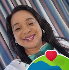 At every Jamaican🇯🇲 hospital there is that cleaner who behaves as if she  is a nurse