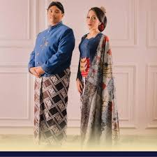 Pakaian adat sunda memiliki beberapa keunikan, diantaranya adalah sebagai berikut ini : Dnszm83yo6rimm