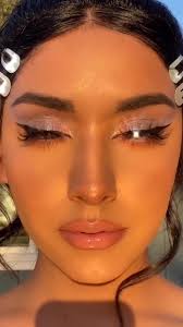 Soft-girl meets holden hour☀️  #foryou#fyp#foryoupage#makeup#goldenhour#goingpro#softgirl#glow#ttdeye  contacts from @ttdeye code miabgalvan to save $