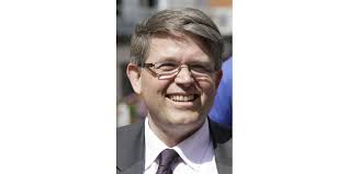 Au Parlement. Rapport Gallois : Patrick Hetzel lance une pétition