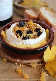 Camembert Au Four Aux Pommes Confites Et Raisins Secs Recette Recette Camembert Camembert Au Four Et Alimentation