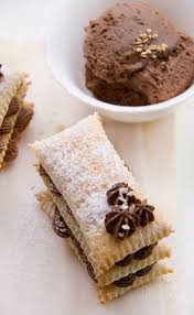 Feuillete Au Chocolat Http Artravelling Blogspot Com Es Sweet Recipes Sweet Pastries Eat Dessert