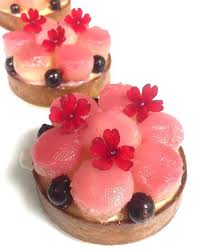 Delicatesse D Une Tartelette Poire Et Cassis Sur Une Creme A L Amande A Decouvrir Au Plaza Athenee Alexandre Dufeu Maxence Cheesecake Food Mini Cheesecake