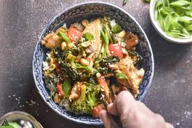 If you are looking for quick and easy weeknight dinners, and i mean, who isn't? Low Carb Keto Chicken Stir Fry Easy Little Pine Kitchen