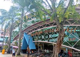 Toa payoh, in the hokkien dialect, translates as 'big swamp' (with 'toa' toa payoh is a hidden gem where you can find many delicious and authentic hawker food in singapore at affordable local prices. The Insider Guide To Toa Payoh Eat Drink And Explore Honeycombers