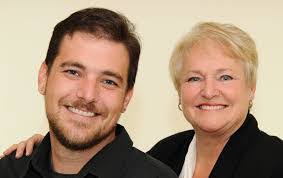 Lois Abel's Instagram, Twitter & Facebook