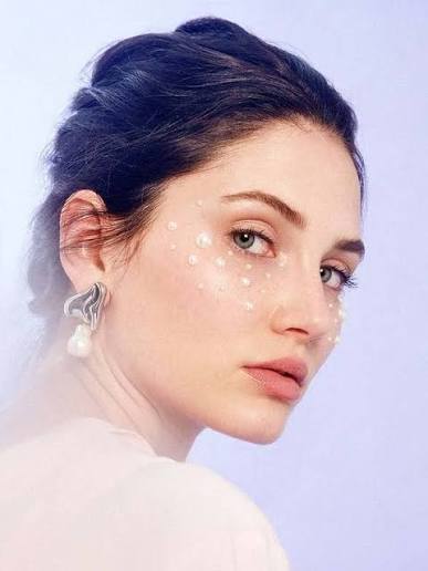 How to Incorporate Pearls Into Your Makeup Routine | Makeup.com