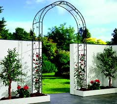 It's the ideal urban garden. Garden Pleasure Design Metall Rosenbogen Rankhilfe Garten Rose Bogen Spalier Dynamic 24 De