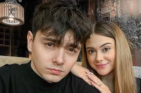 Sylwia Przybysz i Jan Dąbrowski zdradzili imię córki. Ma korzenie  katolickie. 'Dar od Boga'