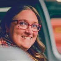 Lisa Papini's Instagram, Twitter & Facebook