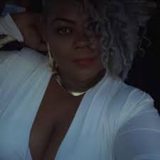 Always follow the leader! 👀 This video is from way back in February 2020.  Royce Bank is a superb dancer and entertainer, but when he grabbed Lisa  with both arms and had