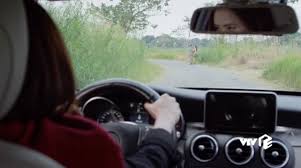 Trong đoạn preview hướng dương ngược nắng tập 38, châu đã tỏ ra bất bình khi phúc ngăn cô lái xe khi say rượu: Zvzd4t0d5bqpfm