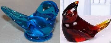 Blue Birds That Look Like Cardinals Fenton S Ruby Red Cardinal Bluebird Of Happiness I Want My Red And Blue Glass Birds I Already Have To Be Put On The Unity Display Fenton Blue Bird Red Birds