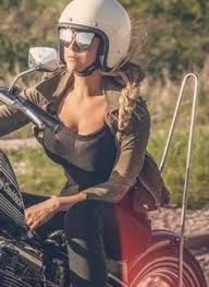 Nora von waldstätten nimmt den halb vollen teller mit. Micha Schulz Michaelschulz123 Profil Pinterest