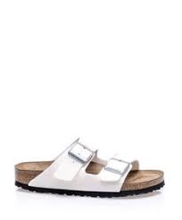 Birkenstock Beyaz Simli Duz Sandalet Birkenstock Terlik Sandalet Slipper Sandals Trend Fashion Moda Yenisezon Goruntuler Ile Sandalet Birkenstock Terlik