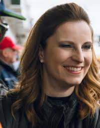 Driven to Excellence: Laura Luft's Role as a Racer, Broadcaster, and F1  Paddock Club Expert Host